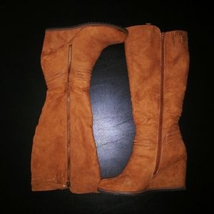 NICOLE 'evlyn' down faux suede wedge boot size 9